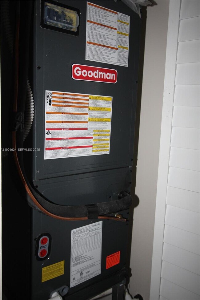 Building Photo - 479 NW 19th St