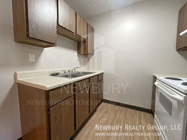 Building Photo - 16 Clearview Meadows