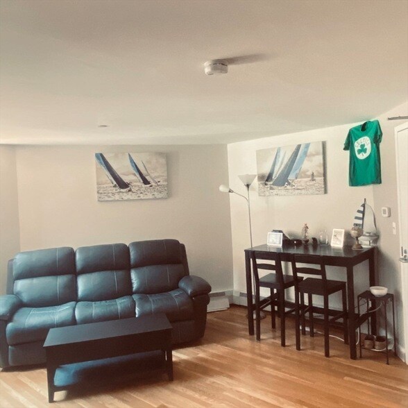 Building Photo - 34 Hancock St