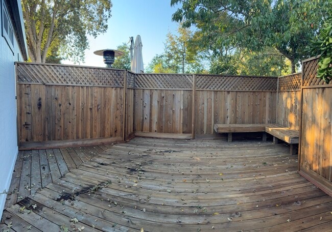 Building Photo - 1139 Meridian Cir