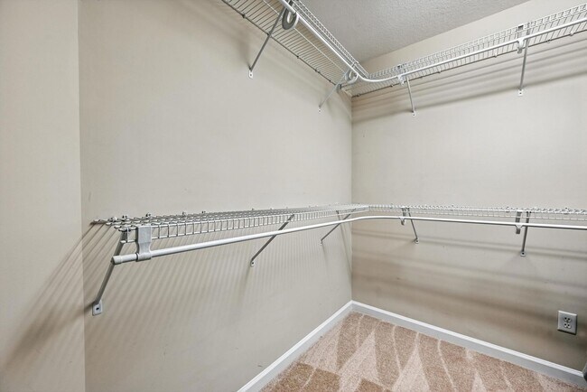 Building Photo - 965 Turtle Pond Ln
