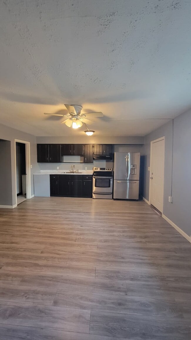 Primary Photo - 753-755 N Washington St