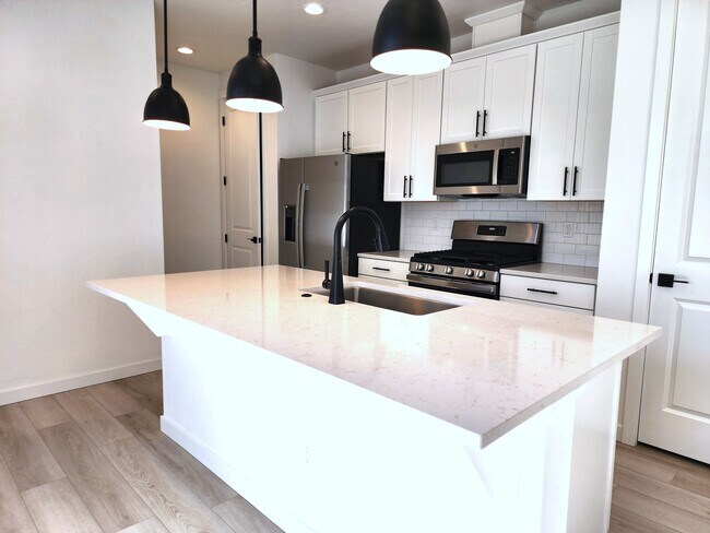 Primary Photo - 12267 W Endsley Ln