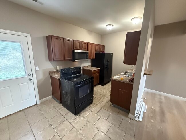 Building Photo - 7461 Arratt Ct