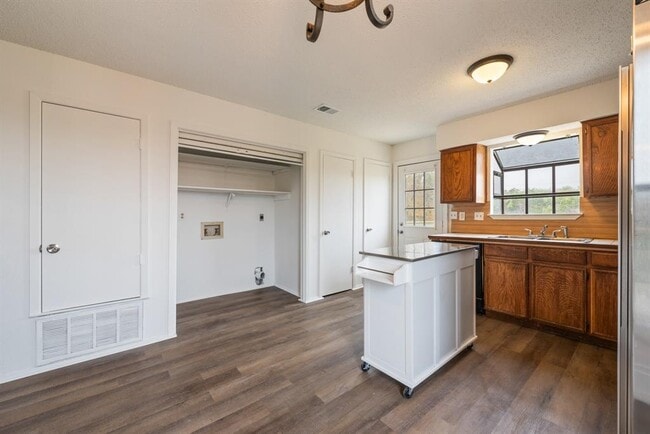 Building Photo - 6910 Rifle Bend