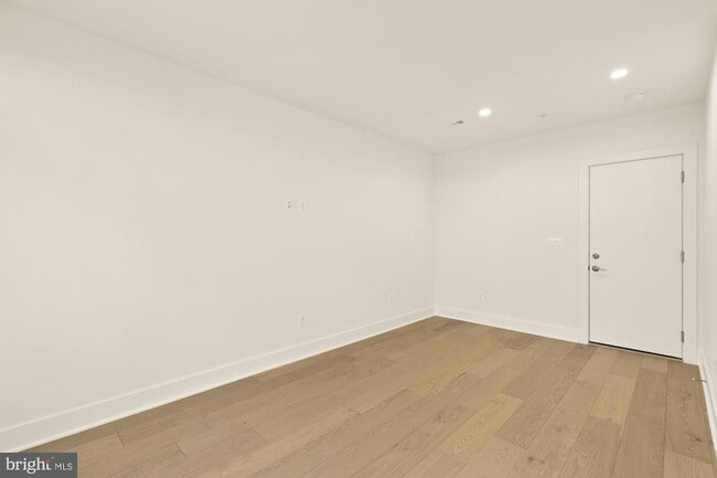 Building Photo - 2607 1st St NW