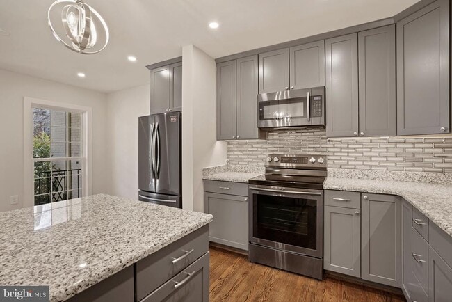Building Photo - 1110 Wimbledon Dr