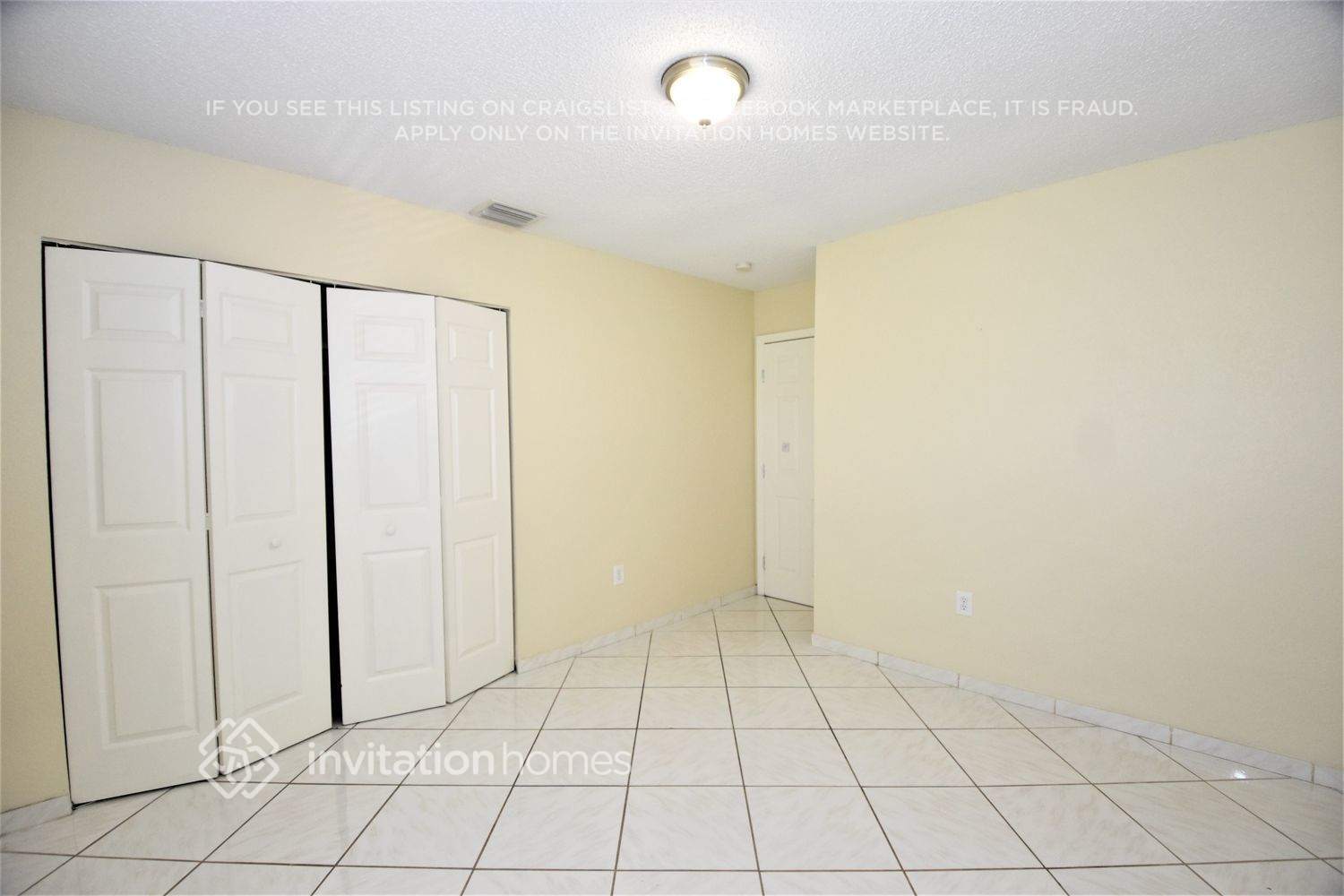 Building Photo - 1095 SW 135th Pl
