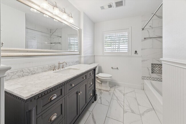 Building Photo - 7215 Alderney Dr