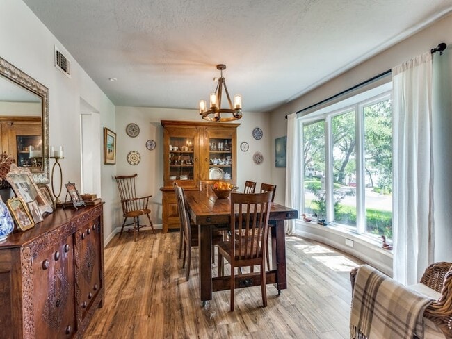Building Photo - 7905 Skylake Dr