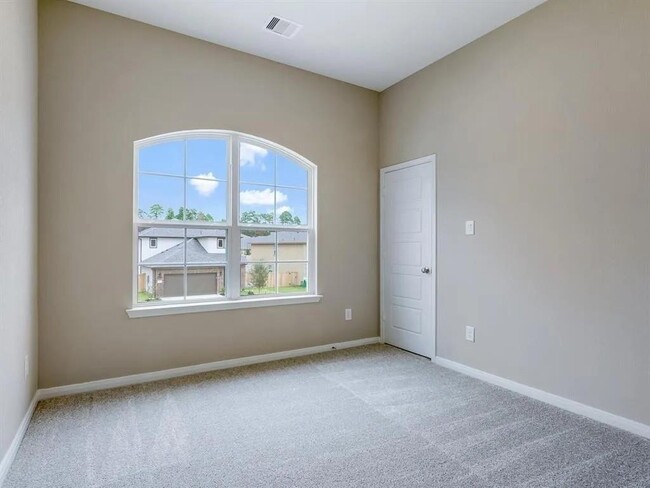 Building Photo - 7010 Lauren Oak Dr