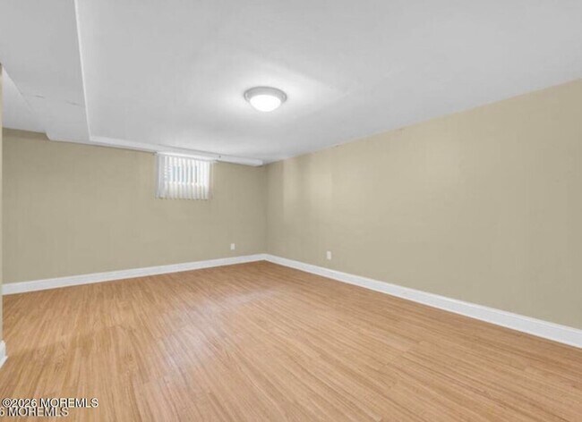 Building Photo - 317-325 N Bath Ave