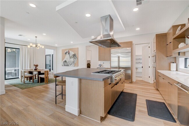 Building Photo - 779 Willits St