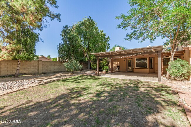 Building Photo - 5109 E Kathleen Rd