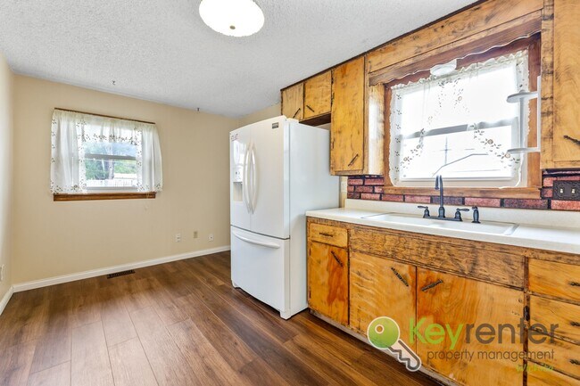 Building Photo - Applicances included! 2 Bedroom 2 Bathroom...