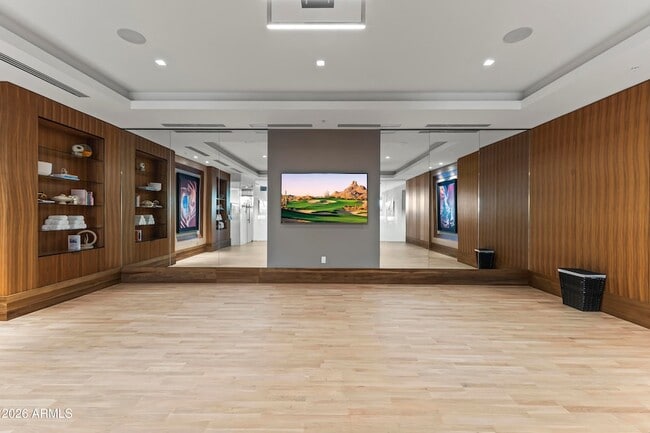 Building Photo - 6587 N Palmeraie Blvd