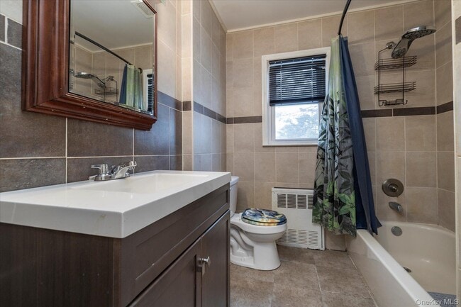 Building Photo - 580 Georgia St