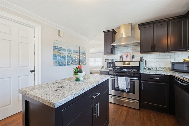 Building Photo - 48 Calumet St