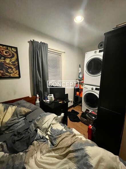 Building Photo - 7 Jay St