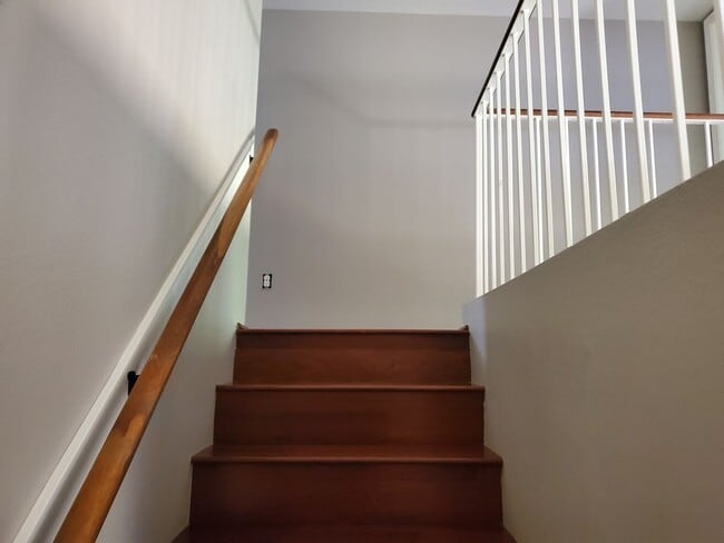 Building Photo - Ready to move in 3b 2b