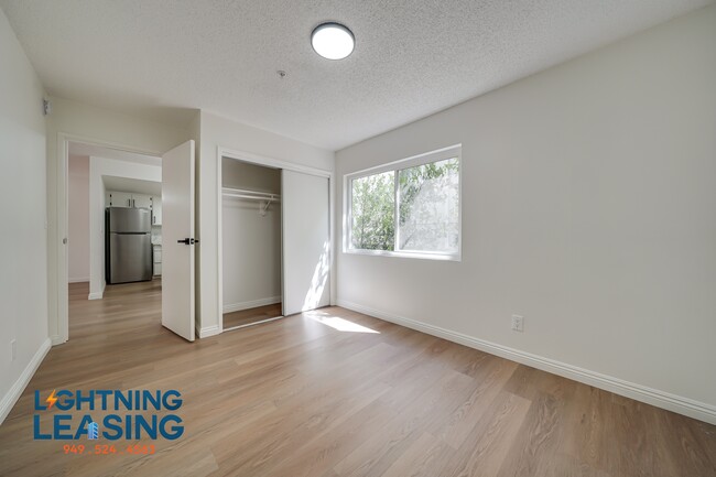 Building Photo - 13910 Sayre St