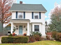 Building Photo - 1320 W 108th St