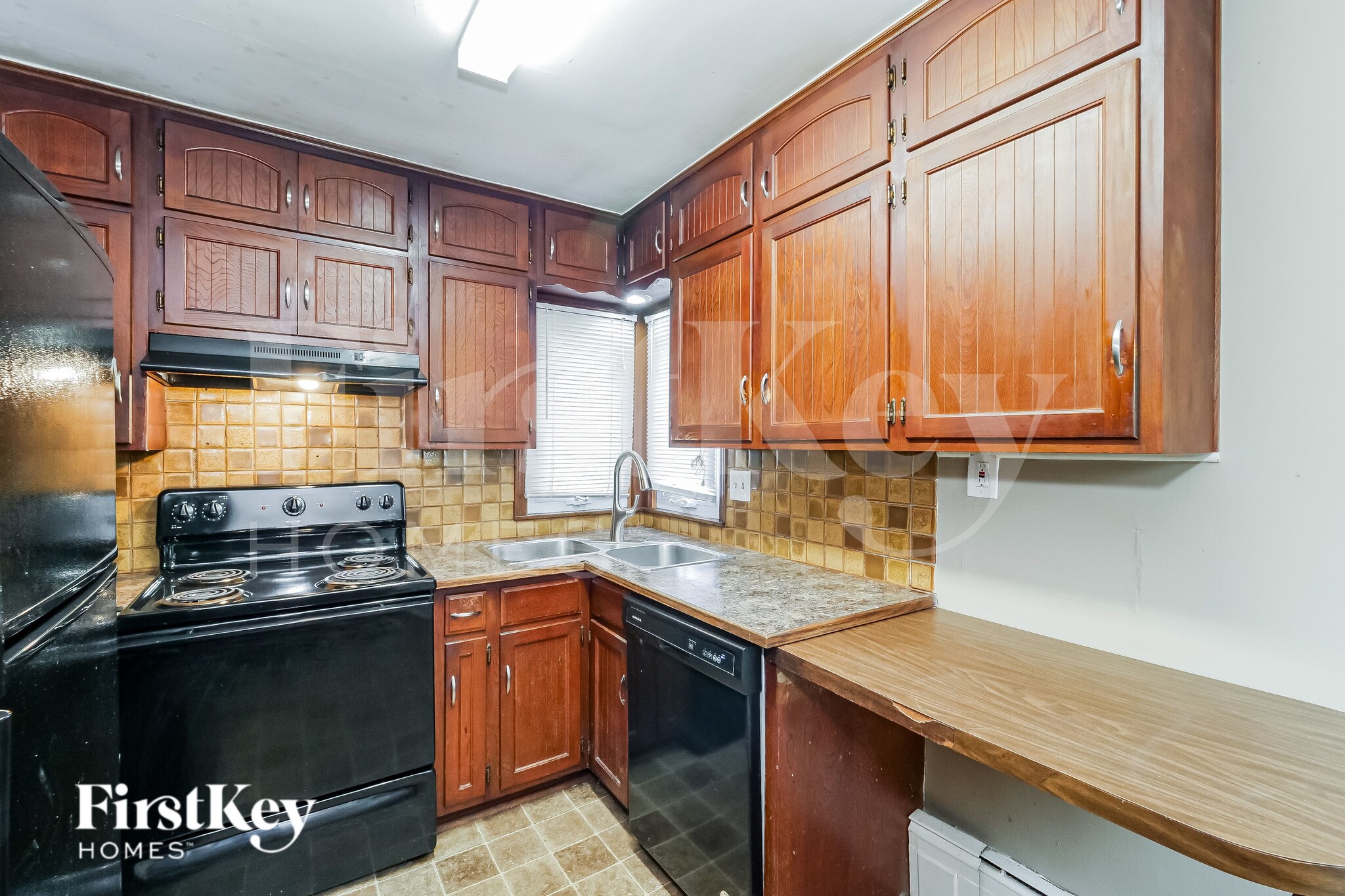 Building Photo - 1204 Highgrove Rd