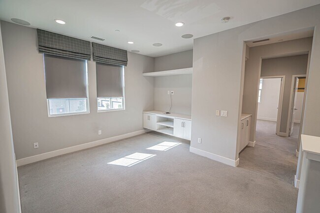 Building Photo - West Creek 3 Bedroom Condo for Rent in Val...