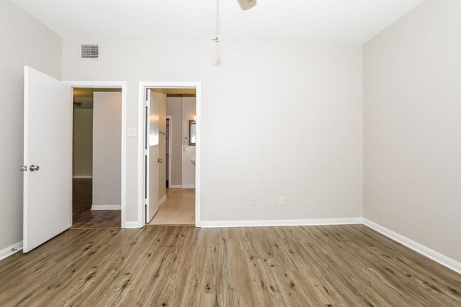 Building Photo - 719 Springwood Dr