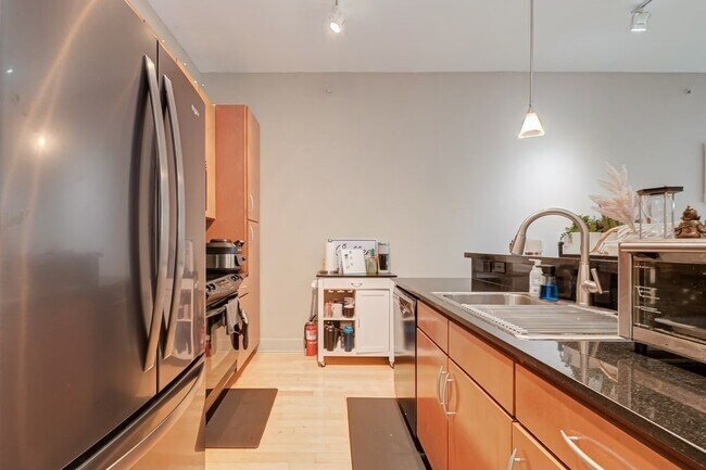 Building Photo - 1901 Post Oak Blvd