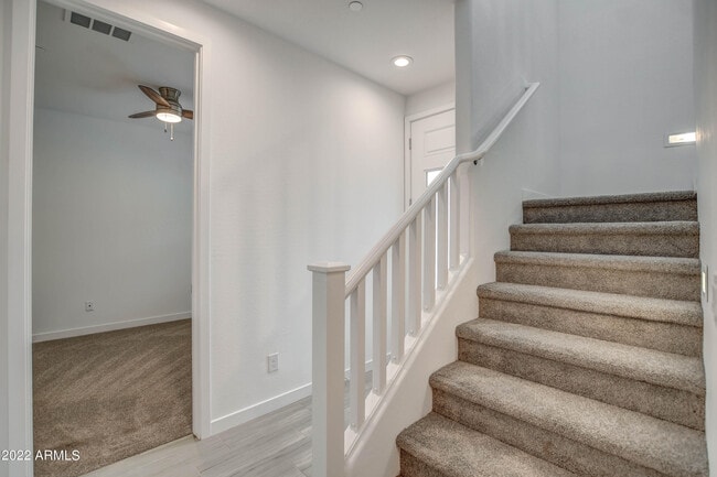 Building Photo - 4655 S Vapor