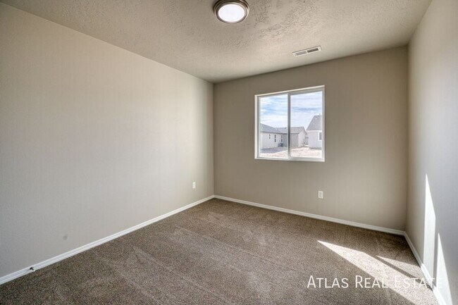 Building Photo - 17805 N Harpster Wy