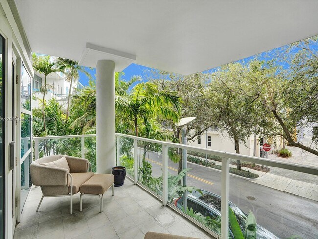 Building Photo - 6103 Aqua Ave