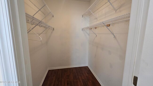 Building Photo - 16 Golden Willows Ave