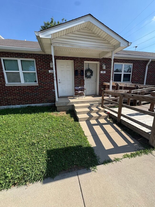 Building Photo - Adorable 1 Bedroom home Fountain Square