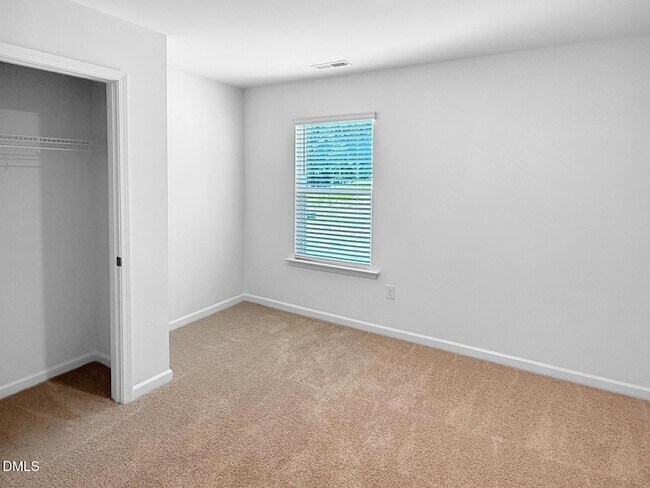 Building Photo - 286 Palm Dr