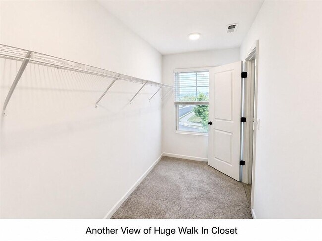 Building Photo - 5945 Osgood Pl