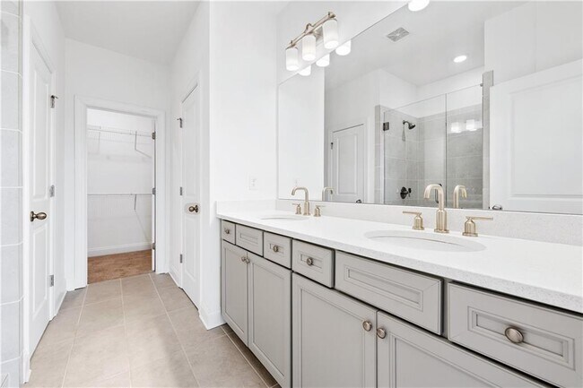 Building Photo - 6605 Beacon Dr