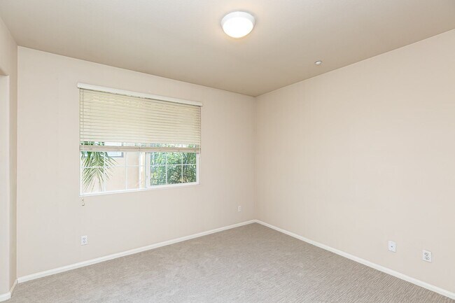 Building Photo - ***MOVE IN SPECIAL $250.00 OFF FIRST MONTH...