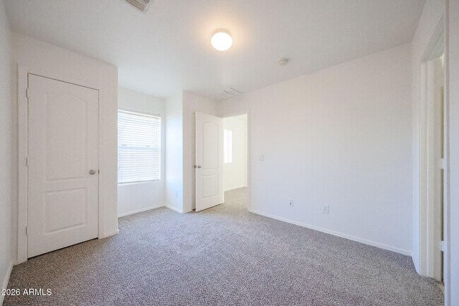 Building Photo - 2030 N 78th Glen