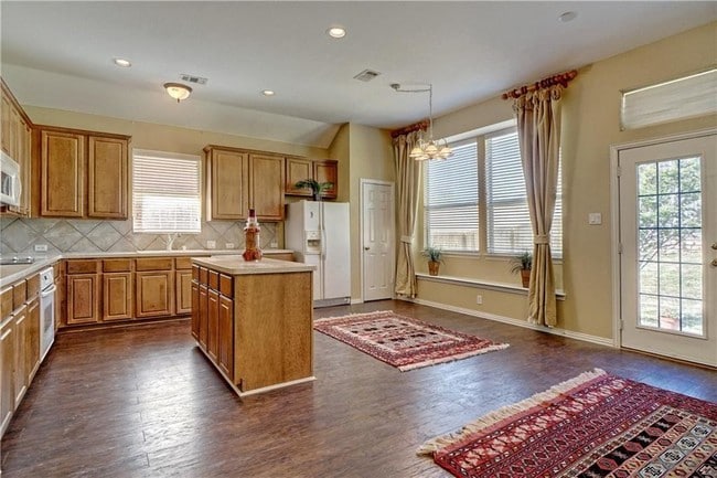 Building Photo - 9613 Courtright Dr