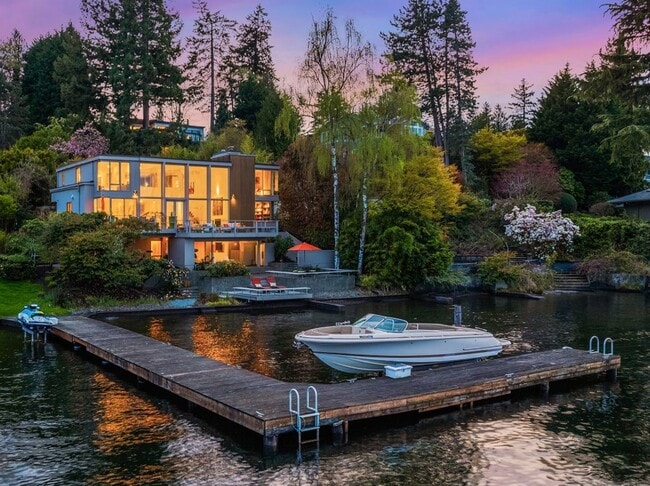Building Photo - 3Bd/3.5Ba Mercer Island House