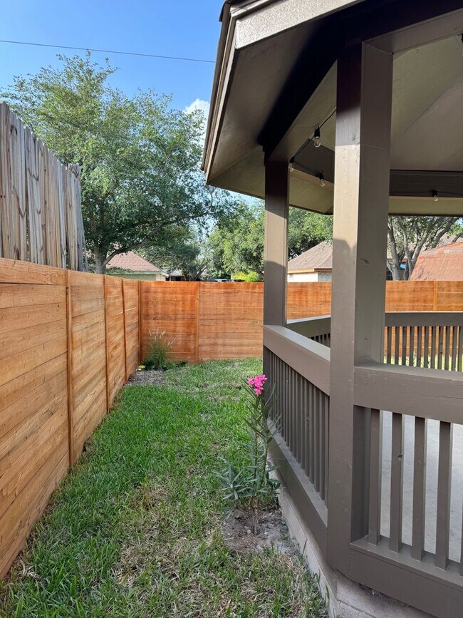 Building Photo - 1703 Terrace Dr