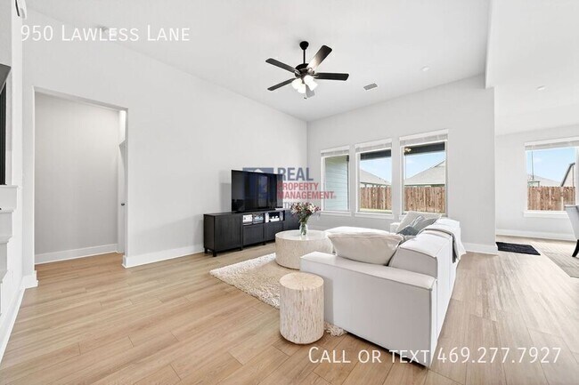 Building Photo - 950 Lawless Ln