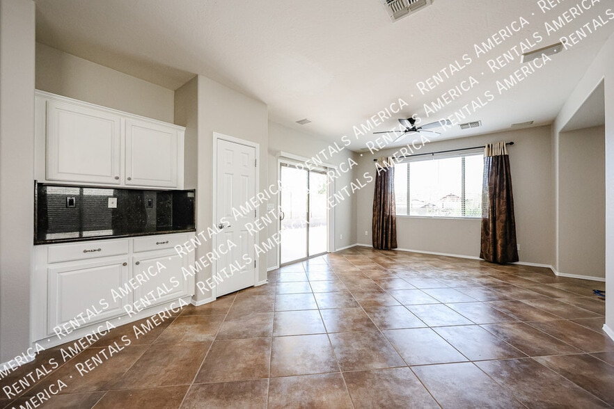 Building Photo - 3751 Desert Creek Ln