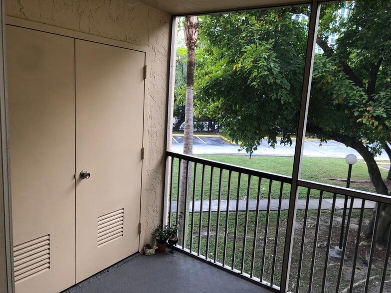 BALCONY WITH STORAGE - 8343 Lake Dr