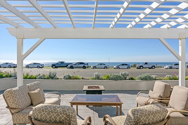 Building Photo - 3690 Carlsbad Blvd