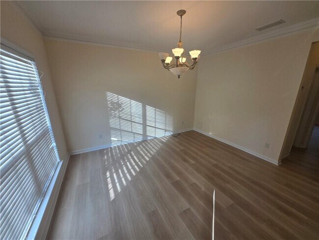 Building Photo - 2206 Creekway Dr