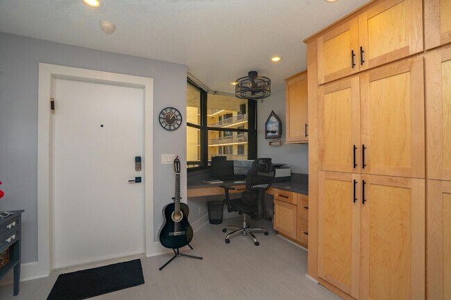 Building Photo - 9500 S Ocean Dr
