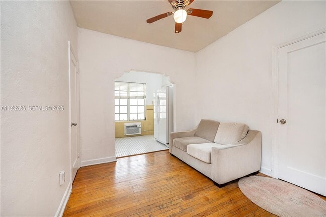 Building Photo - 830 Euclid Ave